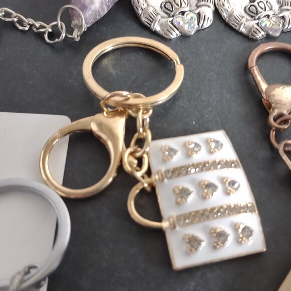 Lot Of 6 Pretty Keychains - Picture 5 of 8